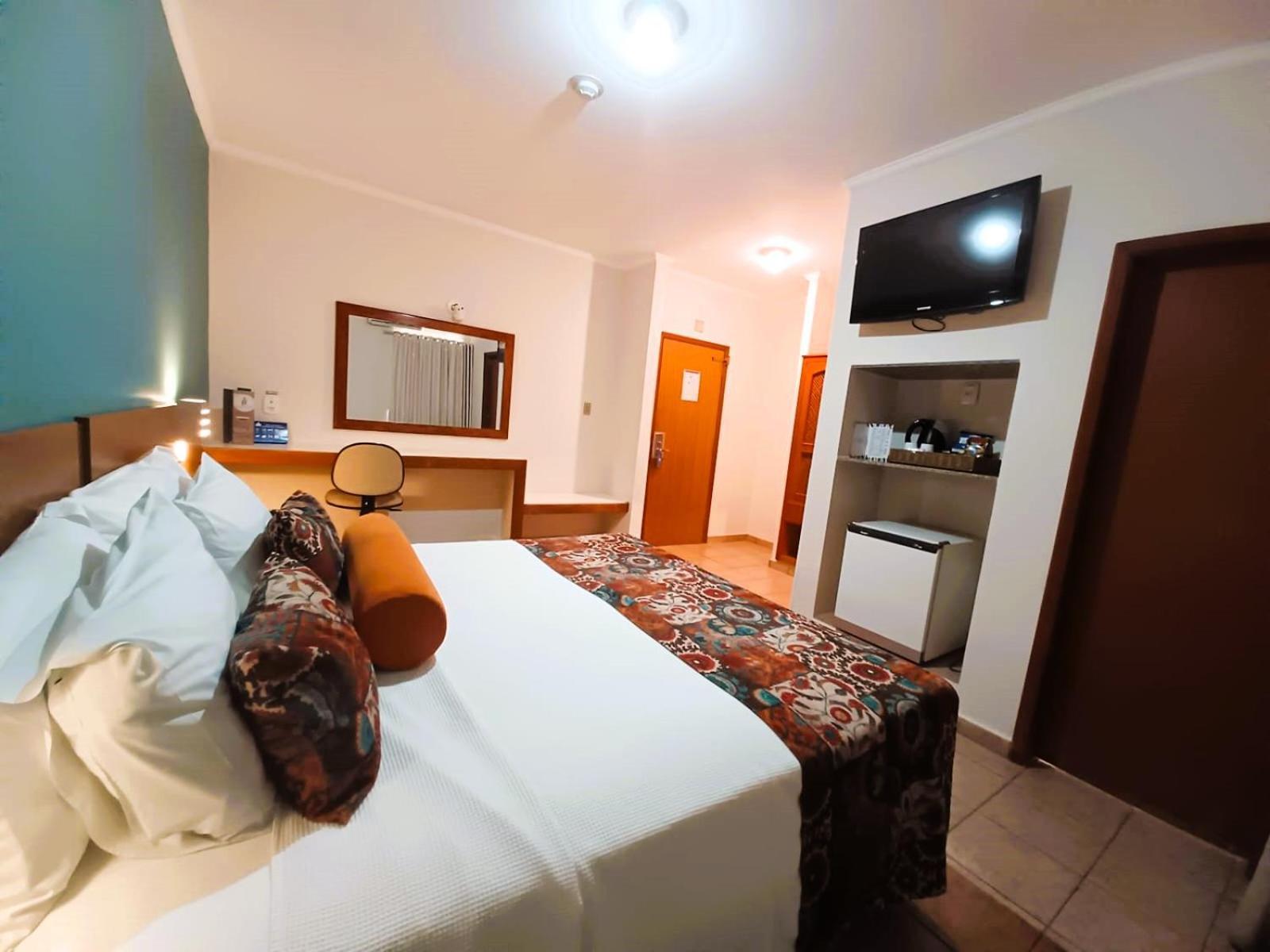 Hotel Riviera Araçatuba Екстериор снимка